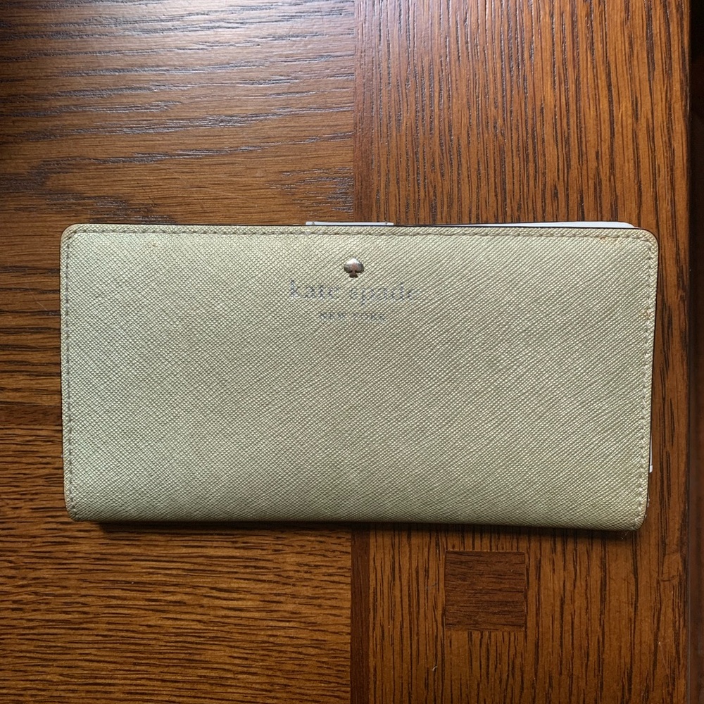 FREE W/ BUNDLE - Kate Spade ♠️ Wallet
